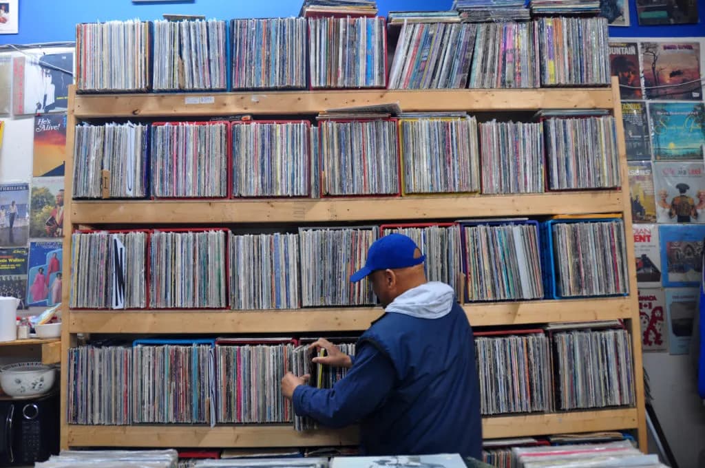 Henry's Records — location photo